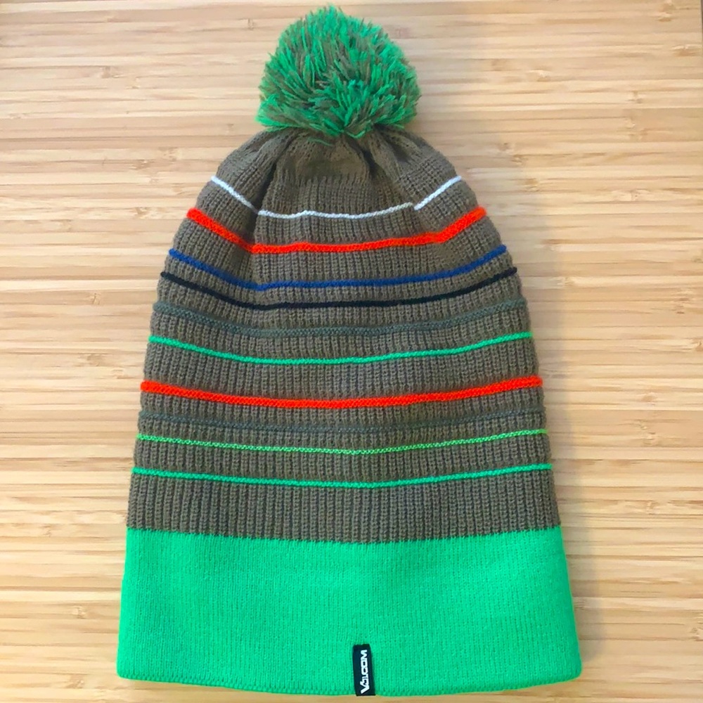 Volcom beanie with Pom
